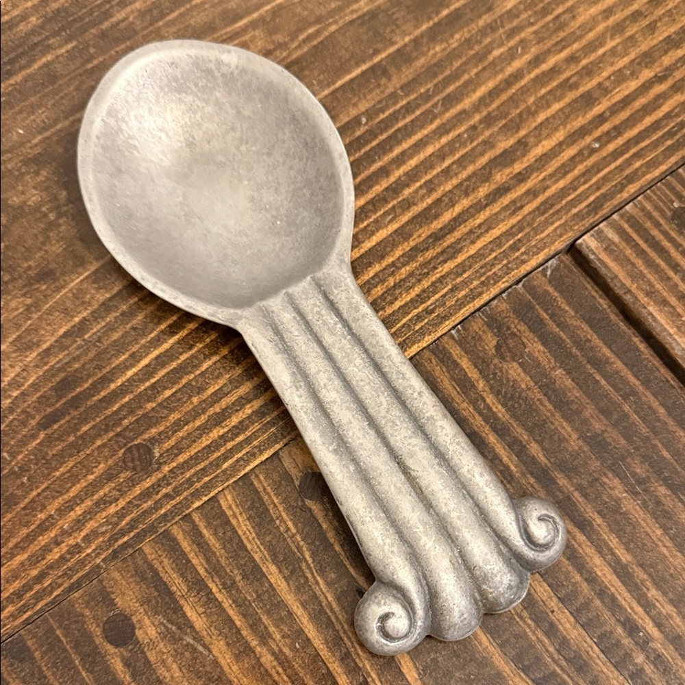 Elegant Silver Pewter Spoonrest